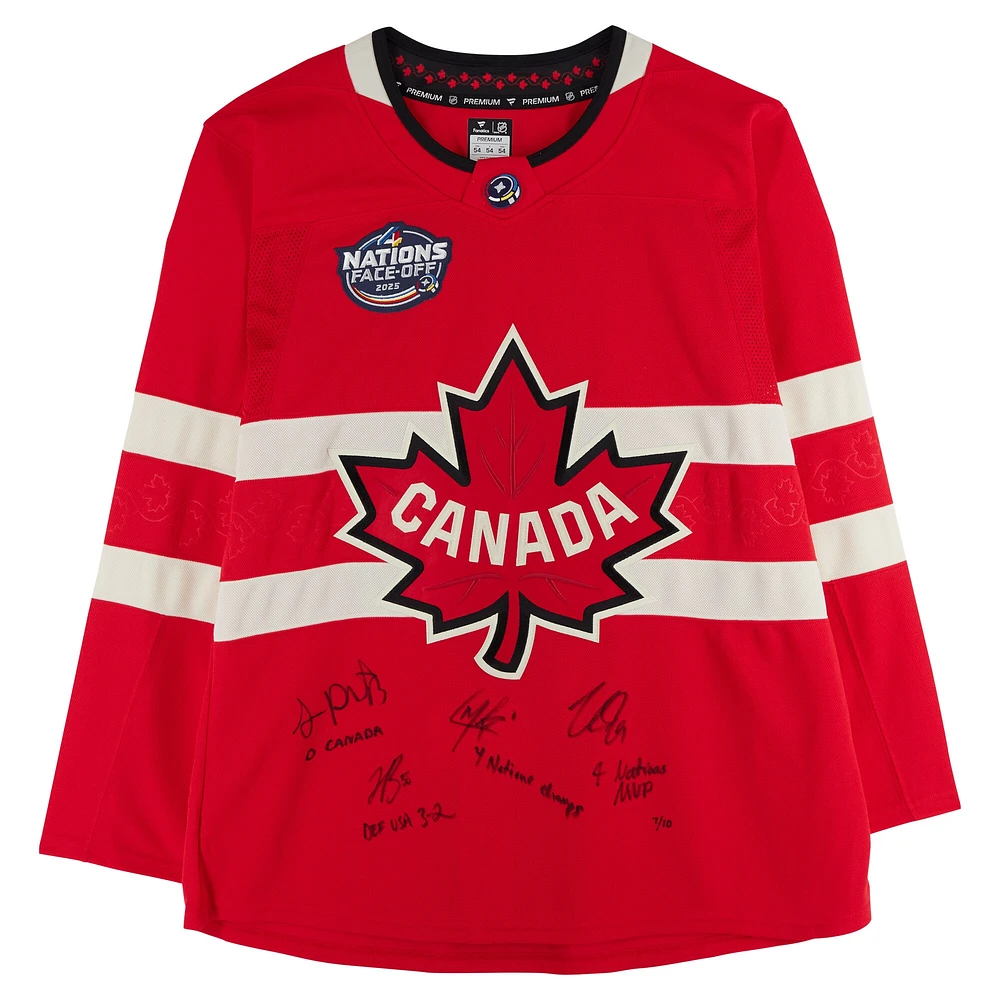 Maillot rouge premium autographié par Nathan MacKinnon, Cale Makar, Sam Reinhart et Jordan Binnington Canada pour le tournoi des 4 Nations Face-Off Fanatics avec inscriptions multiples - Édition limitée à 10 exemplaires