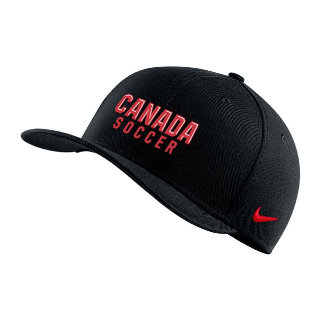 Nike noir Canada Soccer Team Swoosh Performance pour hommes - Casquette Flex Fit