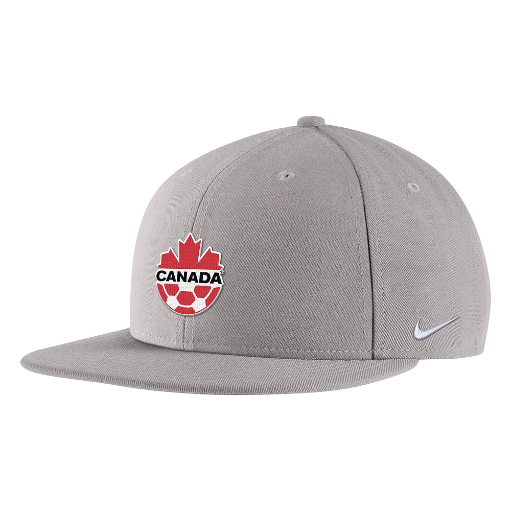 Casquette Snapback Nike Canada Soccer Pro pour hommes, grise