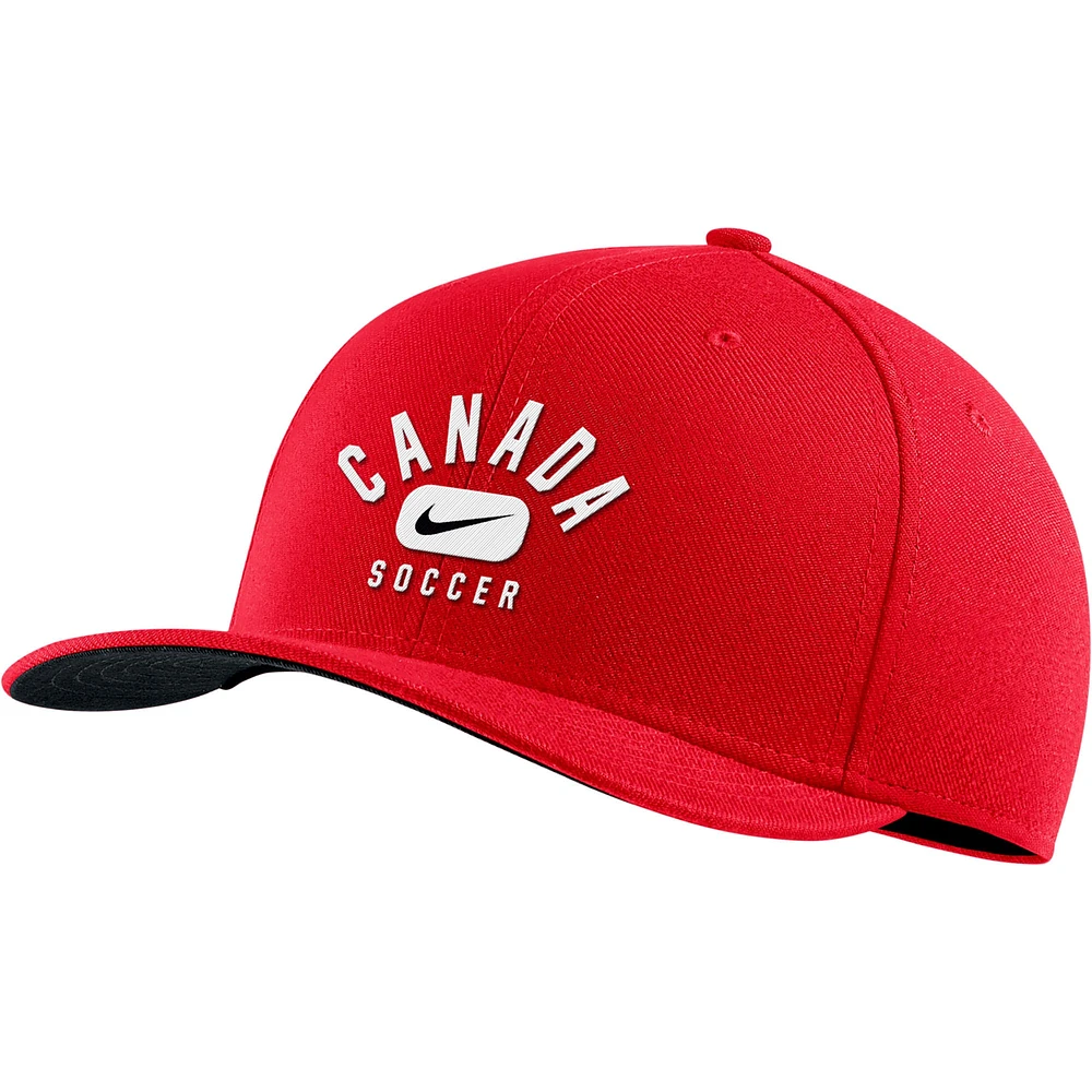 Men's Nike Red Canada Soccer Swoosh Flex Hat