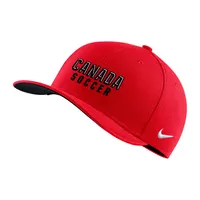 Nike Rouge Canada Soccer Team Swoosh Performance pour hommes - Casquette Flex Fit