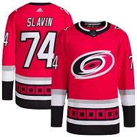 Maillot de joueur authentique adidas Jaccob Slavin rouge Carolina Hurricanes Alternate Primegreen pour homme