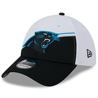 Casquette flex 39THIRTY Sideline 2023 pour homme des Panthers de la Caroline, blanc/noir New Era