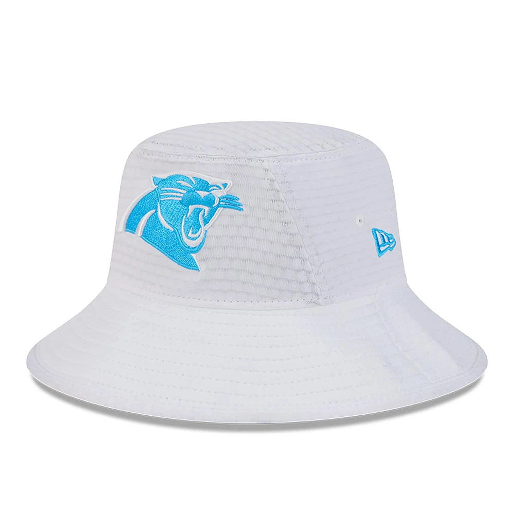 Chapeau bob extensible New Era pour hommes des Carolina Panthers 2024 NFL Training Camp