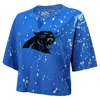 T-shirt court à col cranté Majestic Threads pour femmes, bleu Carolina Panthers Bleach Splatter Notch Neck