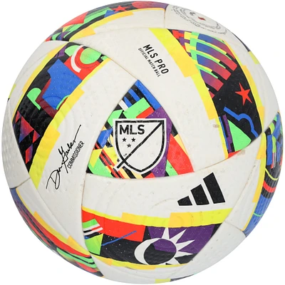 Ballon de soccer adidas utilisé par le CF Montréal lors de la saison 2024 de la MLS