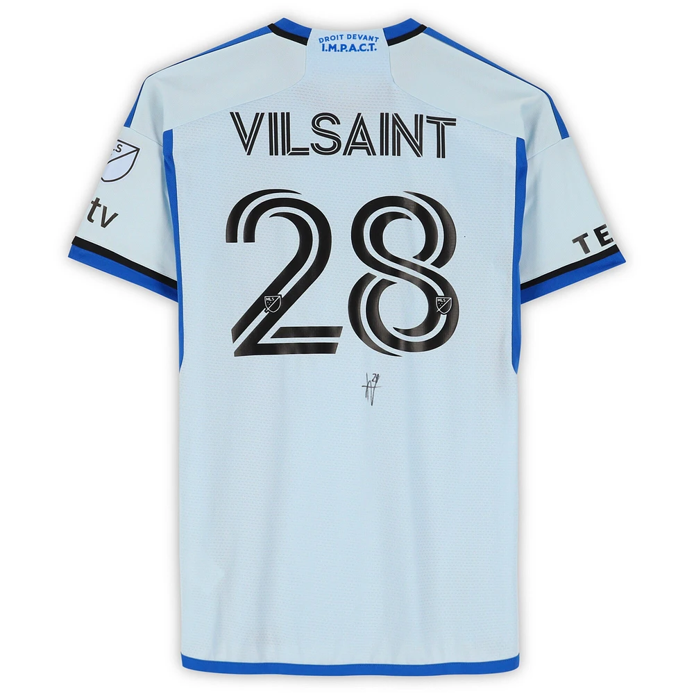Maillot adidas bleu clair numéro 28, dédicacé par Jules-Anthony Vilsaint du CF Montréal, saison 2024 de la MLS - Taille M