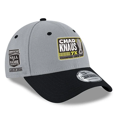 Casquette ajustable 9FORTY Chad Knaus NASCAR Hall of Fame Class of 2024 New Era pour hommes, gris/noir