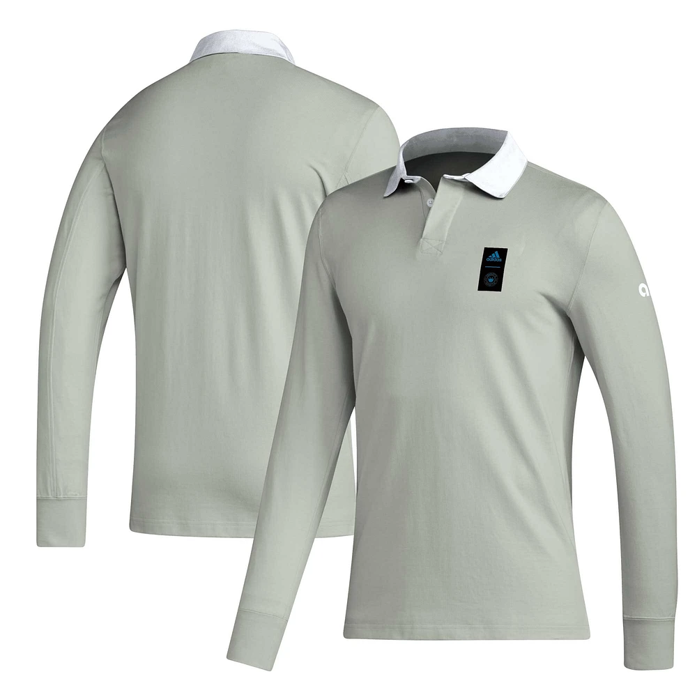 Polo à manches longues adidas 2023 Player Charlotte FC Travel pour homme, gris