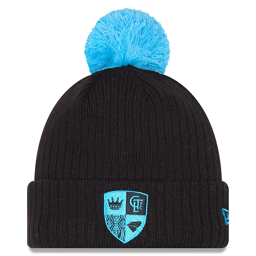 Bonnet tricoté à revers et pompon Charlotte FC 2025 Jersey Hook pour homme New Era noir