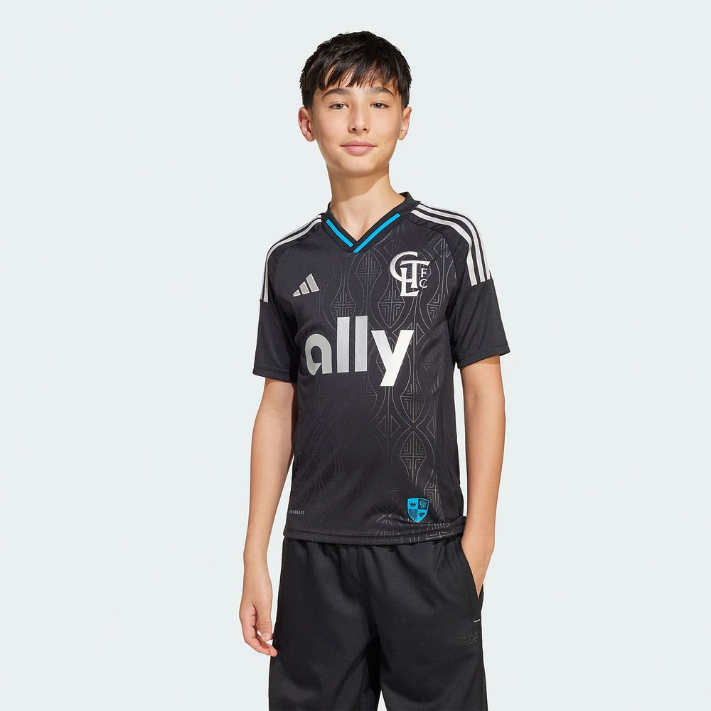 Maillot réplique du kit Fortress 2025 noir de Charlotte FC pour jeunes adidas
