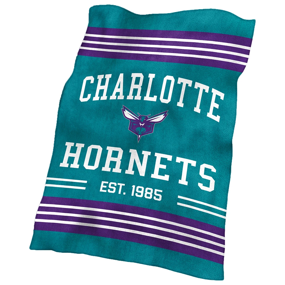 Couverture en peluche à blocs de couleurs Charlotte Hornets 60'' x 70''