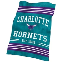 Couverture en peluche à blocs de couleurs Charlotte Hornets 60'' x 70''