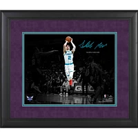Photographie encadrée de 11" x 14 " de LaMelo Ball Charlotte Hornets, signature fac-similé