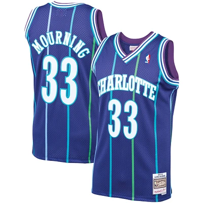 Maillot Swingman Mitchell & Ness Alonzo Mourning Violet Charlotte Hornets Hardwood Classics pour hommes