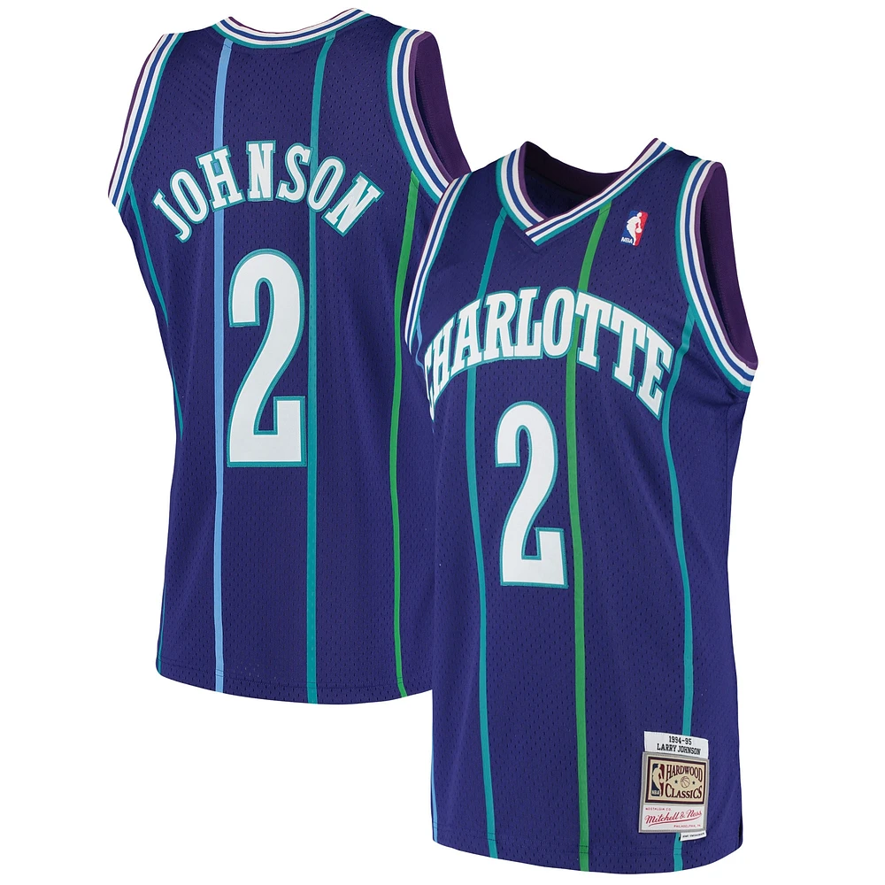 Maillot Swingman Mitchell & Ness Larry Johnson violet Charlotte Hornets 1994/95 Hardwood Classics pour hommes