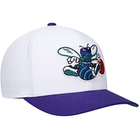 Casquette Mitchell & Ness pour homme Charlotte Hornets Hardwood Classics Core 2-Tone 2.0 Pro Snapback Blanc/Violet