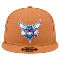 Casquette Snapback 9FIFTY Charlotte Hornets de New Era pour homme, couleur tan