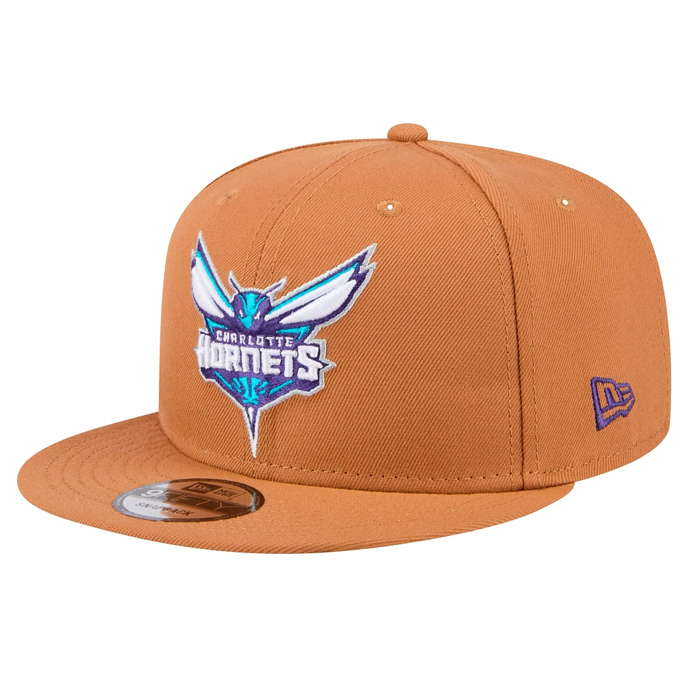 Casquette Snapback 9FIFTY Charlotte Hornets de New Era pour homme, couleur tan