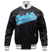 Veste universitaire en satin à boutons-pression complets Charlotte Hornets Script Tail Pro Standard pour hommes, noire