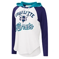 T-shirt à manches longues pour femme G-III 4Her by Carl Banks Blanc Charlotte Hornets MVP Raglan Hoodie