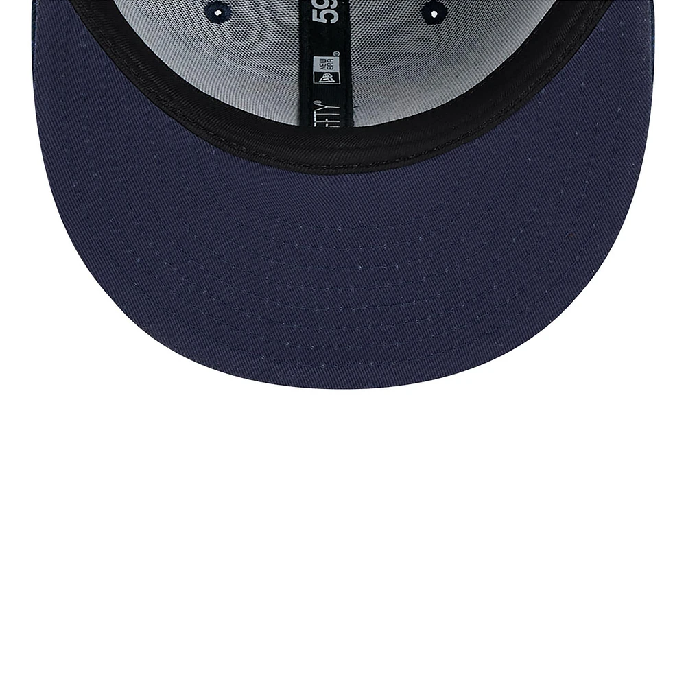 Casquette ajustée 59FIFTY New Era pour hommes des Chicago Bears 2024 Sideline bleu marine