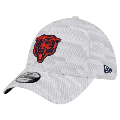 Men's New Era  White Chicago Bears Gameday Graded 39THIRTY Flex Hat