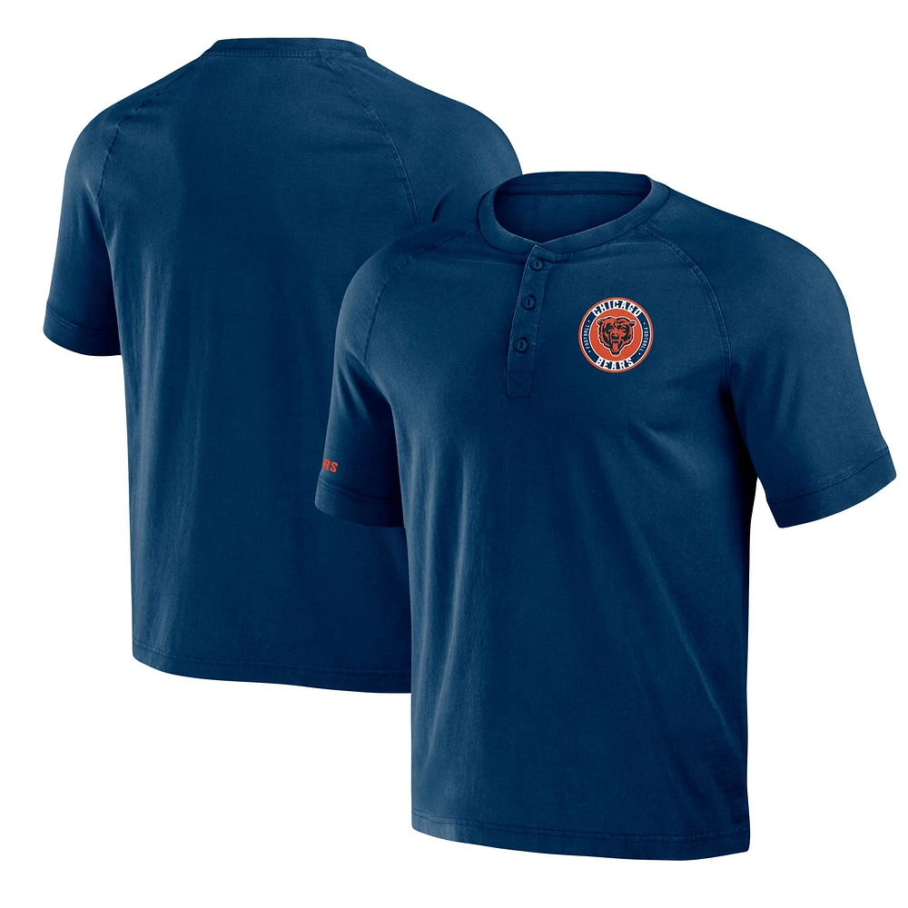 T-shirt Henley délavé bleu marine Chicago Bears de la collection NFL x Darius Rucker pour homme par Fanatics