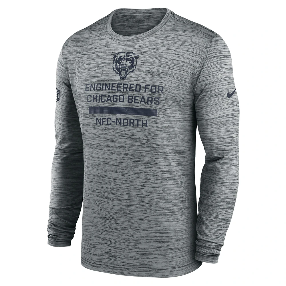 T-shirt Nike gris à manches longues pour homme Chicago Bears Sideline Velocity Performance