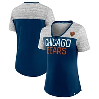 T-shirt à col en V Fanatics pour femmes, bleu marine/gris chiné, Chicago Bears Close Quarters