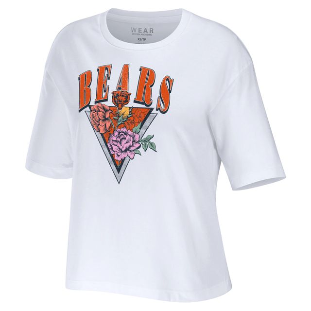 WEAR by Erin Andrews T-shirt court blanc à motif floral Boxy des Chicago Bears pour femmes