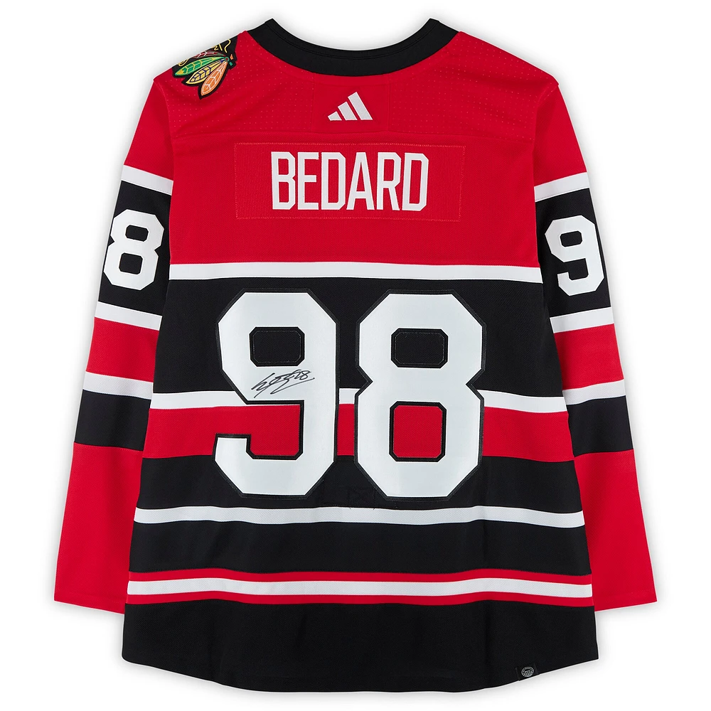 Maillot rétro adidas authentique autographié par Connor Bedard des Blackhawks de Chicago