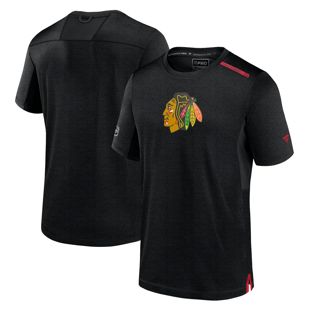 T-shirt noir Fanatics Blackhawks Authentic Pro Performance pour hommes