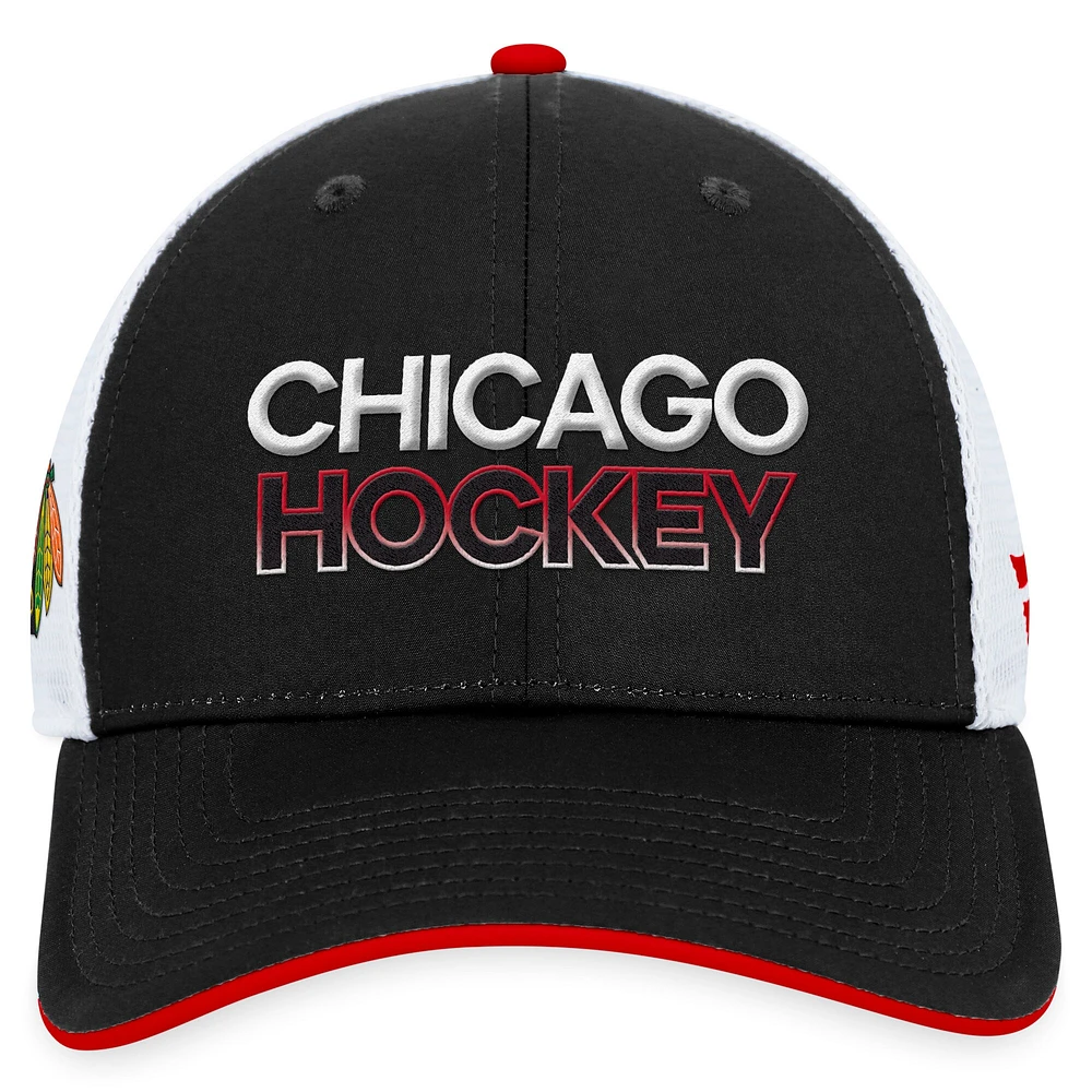 Casquette réglable noire Chicago Blackhawks Authentic Pro Rink Trucker Fanatics pour hommes