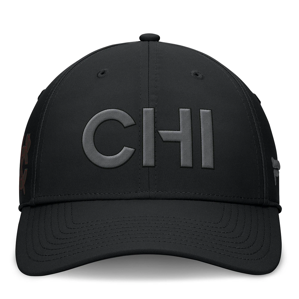 Casquette Fanatics noire authentique pour homme des Chicago Blackhawks avec patch latéral Flex Code Pro Road Team