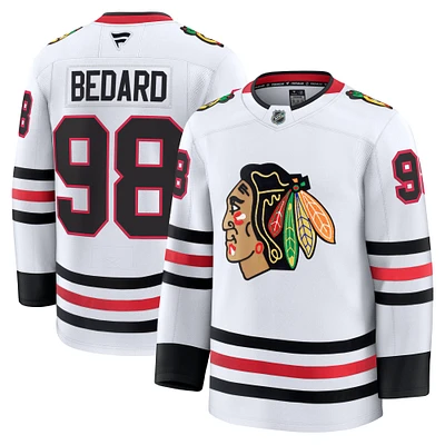 Maillot extérieur Premium blanc Connor Bedard de Fanatics pour hommes des Blackhawks Chicago