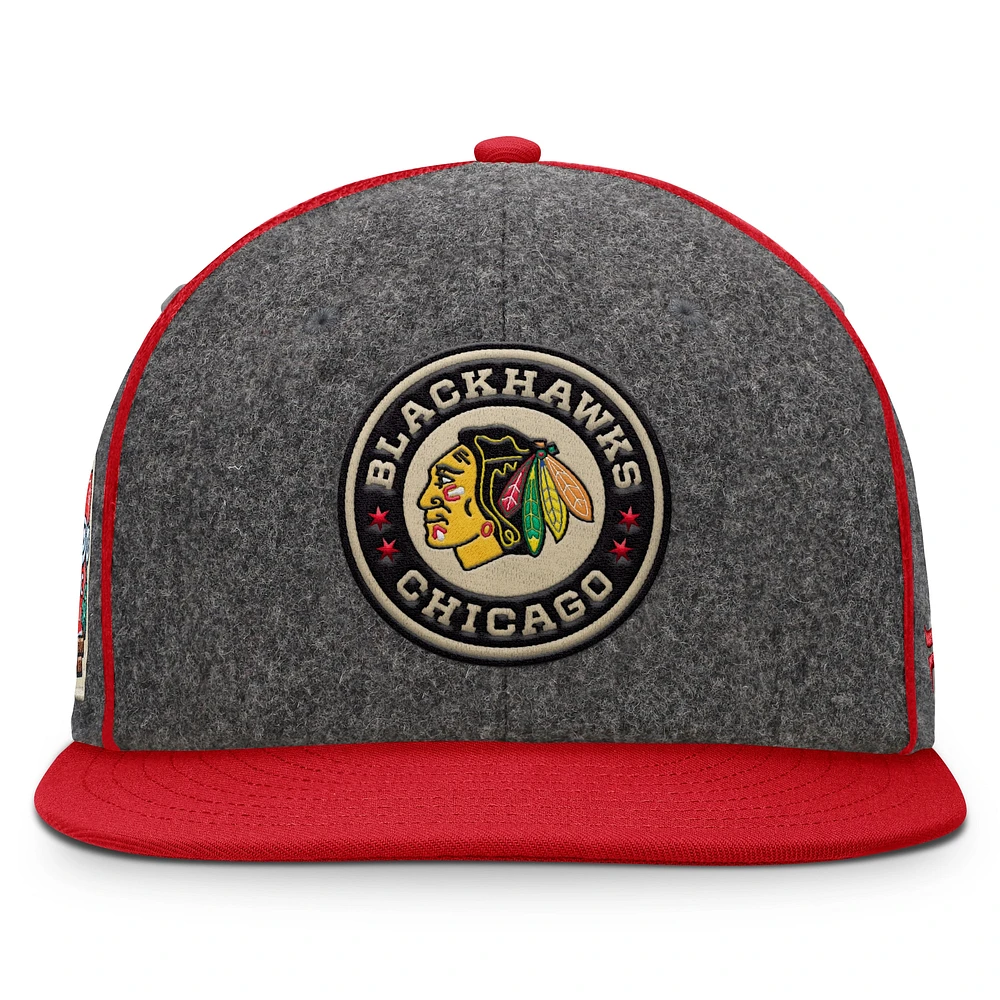 Casquette fantaisie à bride arrière Fanatics pour homme, gris chiné/rouge, Chicago Blackhawks, hiver 2025 de la LNH