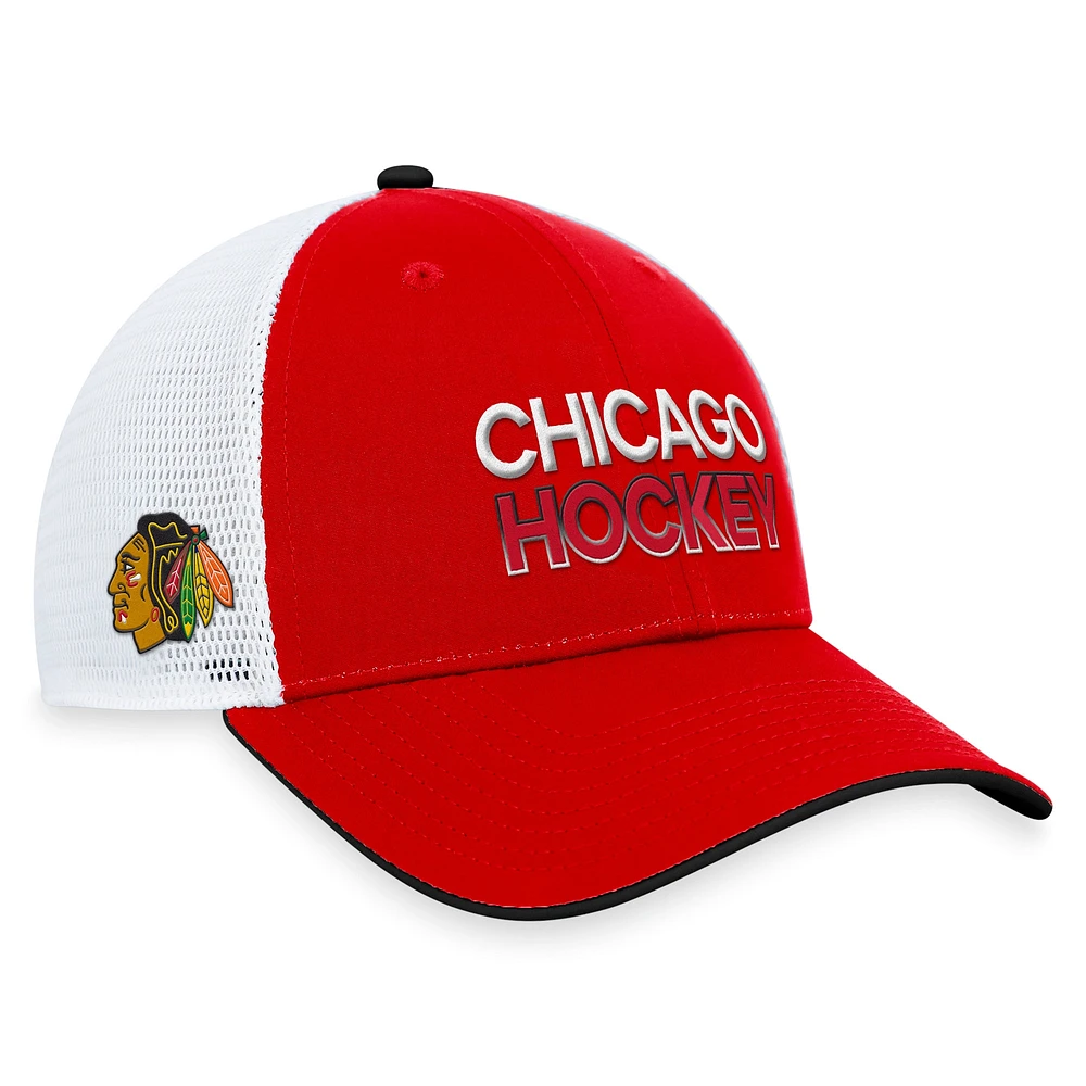 Casquette réglable rouge Chicago Blackhawks Authentic Pro Rink Trucker Fanatics pour hommes