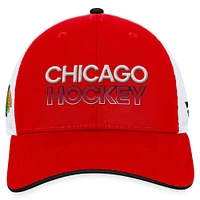 Casquette réglable rouge Chicago Blackhawks Authentic Pro Rink Trucker Fanatics pour hommes