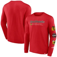 T-shirt rouge à manches longues Fanatics pour hommes des Blackhawks de Chicago Strike the Goal