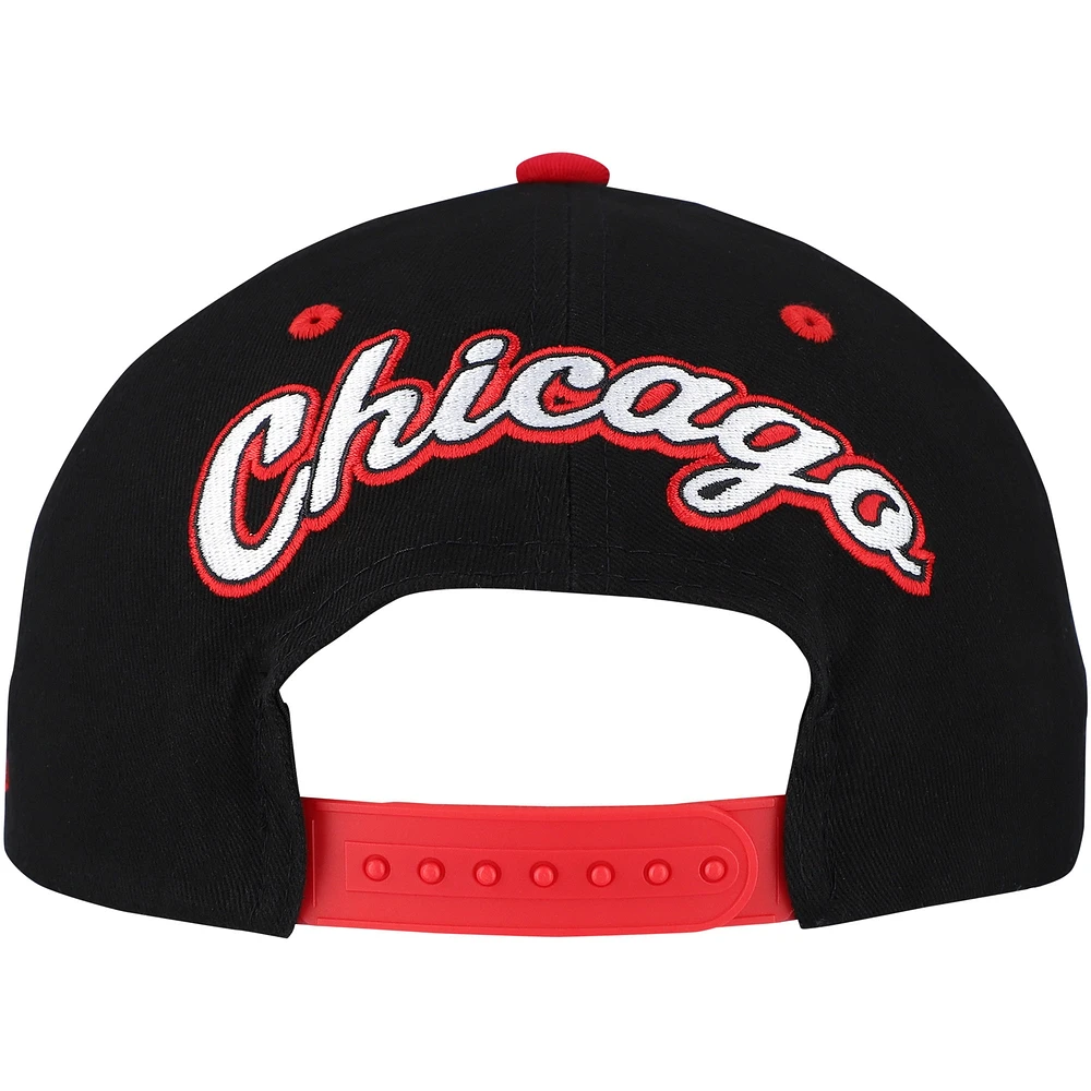 Men's Mitchell & Ness Black/Red Chicago Blackhawks Backside Script Two-Tone Pro Crown Adjustable Hat