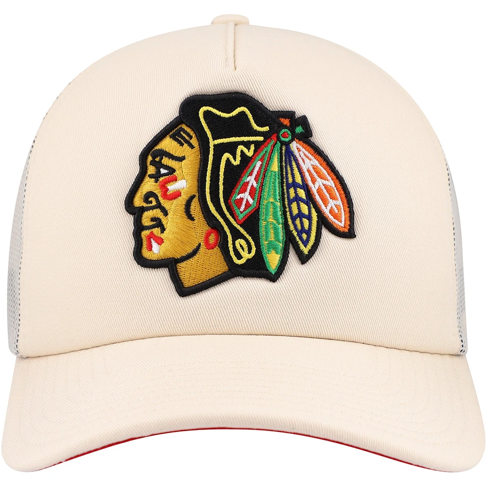 Casquette réglable de camionneur avant en mousse crème Chicago Blackhawks Mitchell & Ness pour hommes