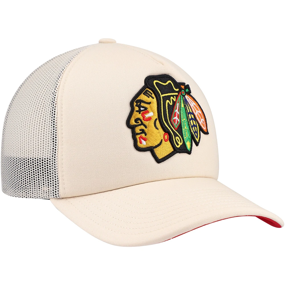 Casquette réglable de camionneur avant en mousse crème Chicago Blackhawks Mitchell & Ness pour hommes