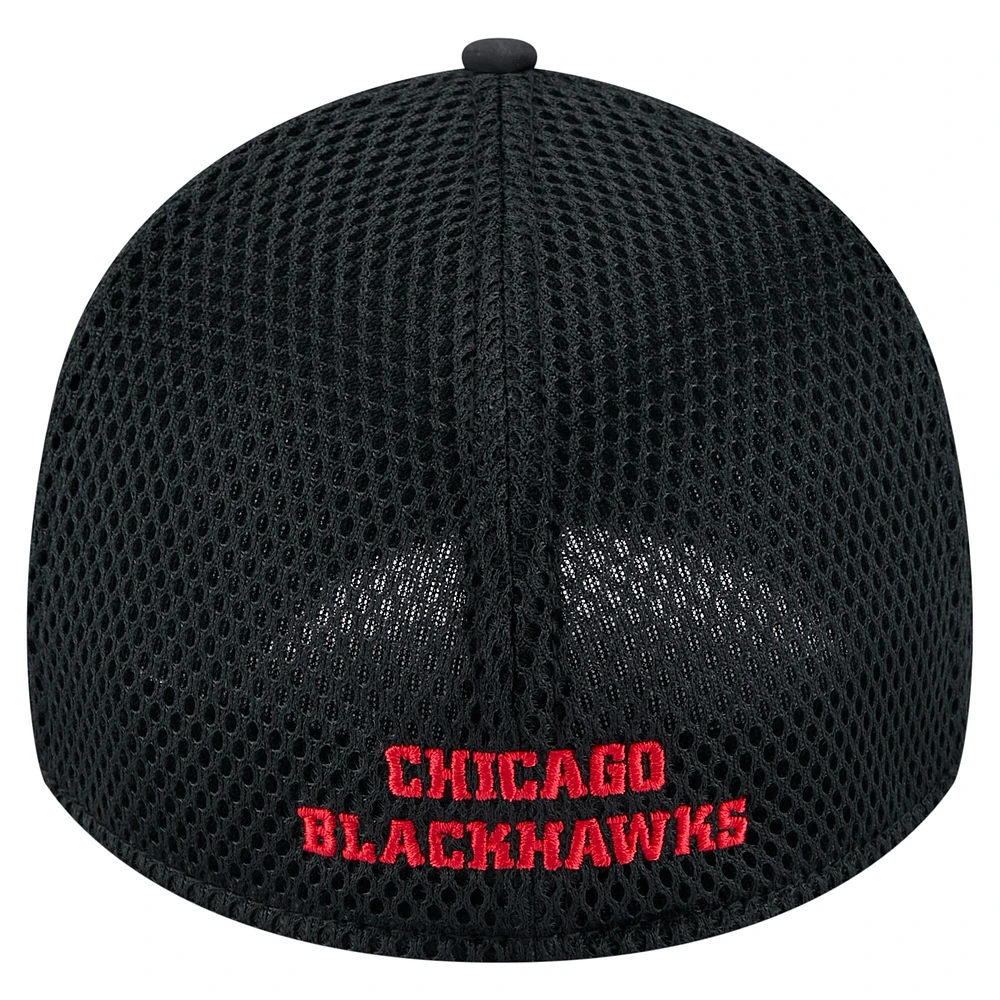 Men's New Era  Black Chicago Blackhawks Linear Featherweight 39THIRTY Flex Hat