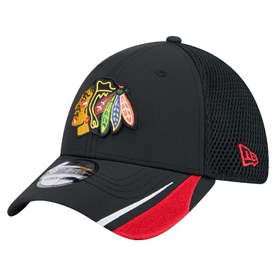Men's New Era  Black Chicago Blackhawks Linear Featherweight 39THIRTY Flex Hat