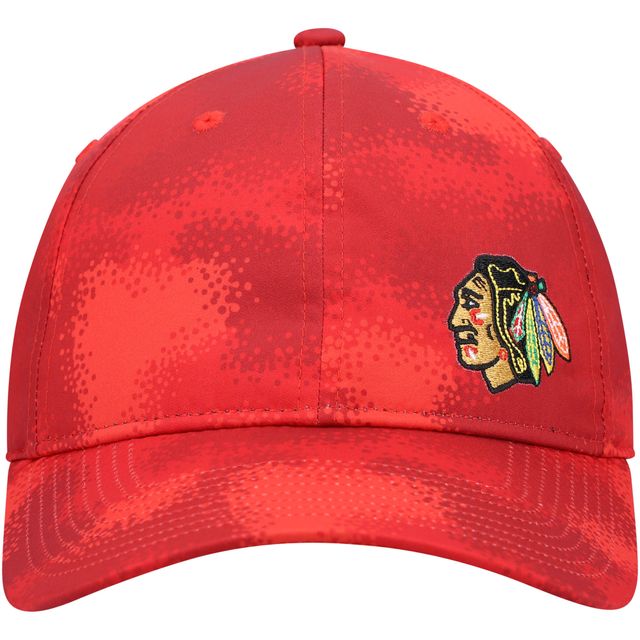 Casquette ajustable camouflage Slouch Chicago Blackhawks adidas rouge pour femme