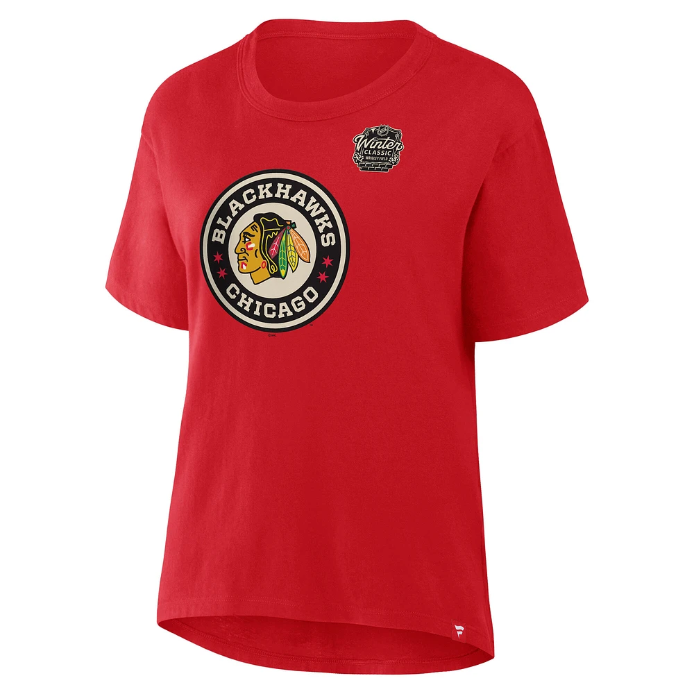 T-shirt Fanatics Athletic Red pour femme avec logo principal du classique d'hiver 2025 des Blackhawks de Chicago