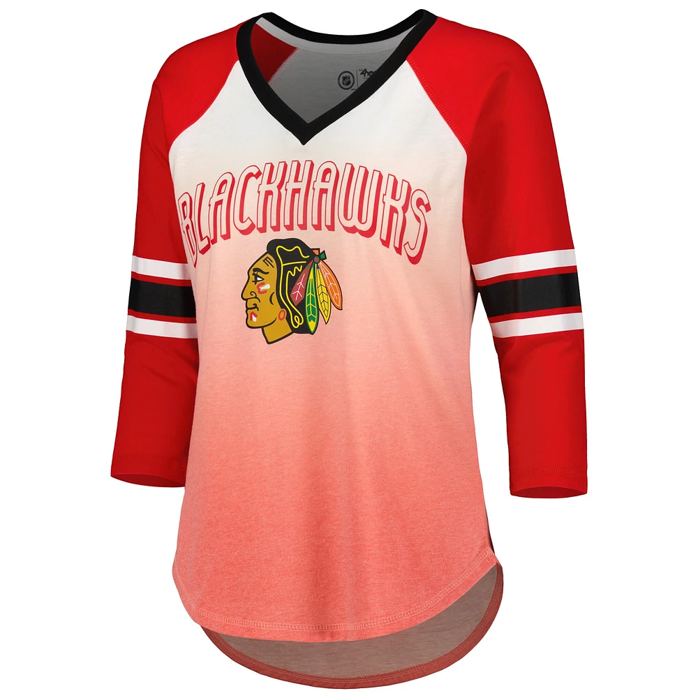 T-shirt rouge à col en V manches 3/4 G-III 4Her par Carl Banks pour femmes des Blackhawks de Chicago Lead Off Tri-Blend Raglan