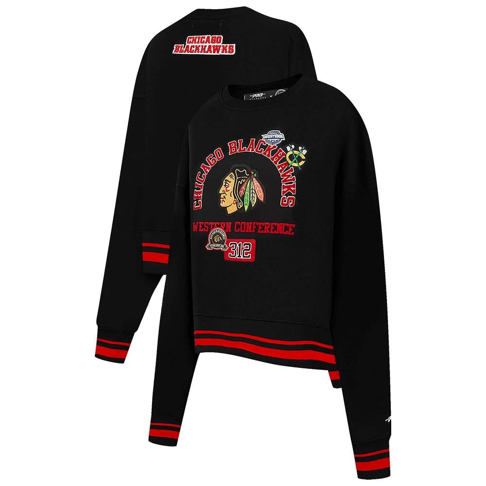 Sweat-shirt court Pro Standard noir pour femme avec code régional des Chicago Blackhawks