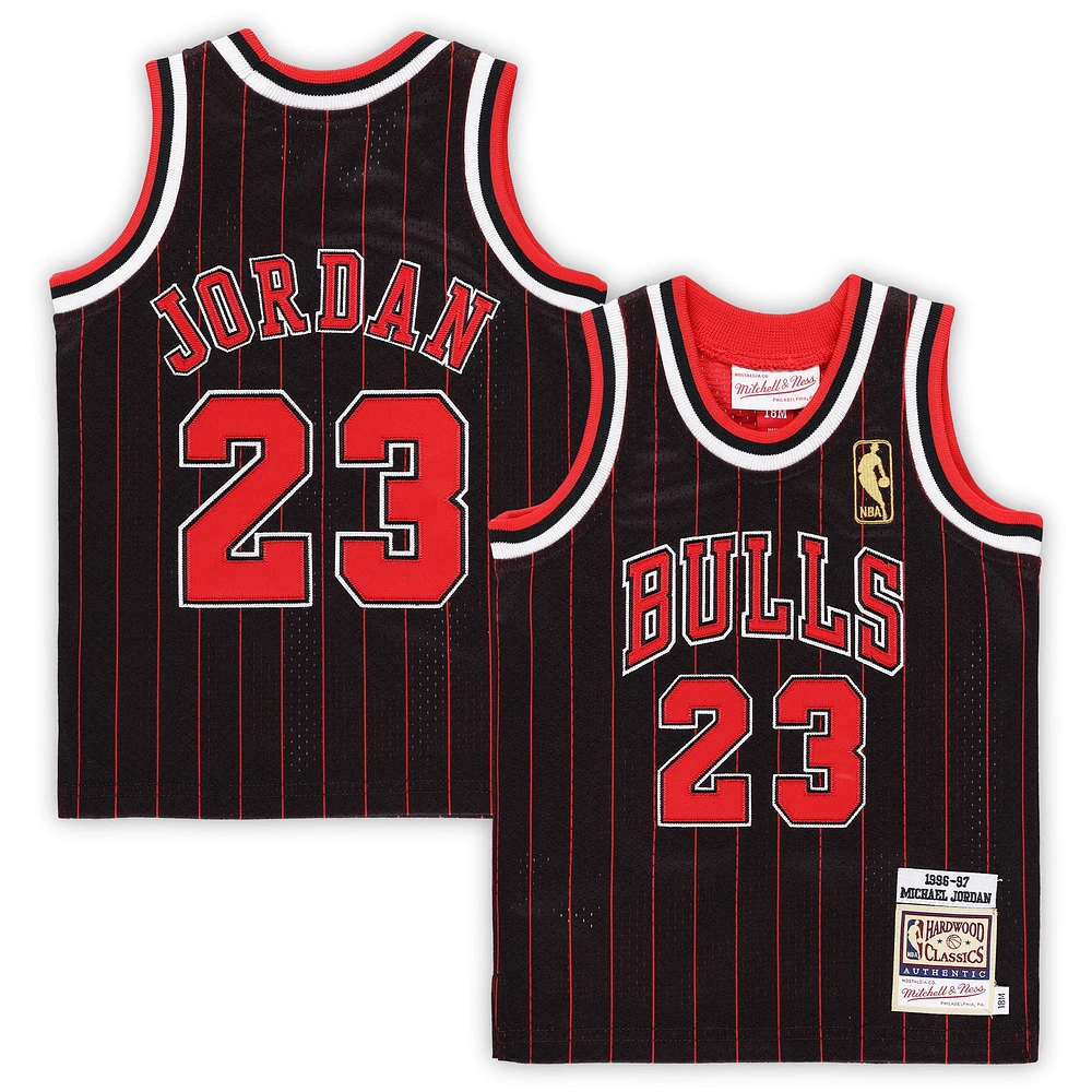 Maillot authentique Mitchell & Ness Michael Jordan Black Chicago Bulls 1996/97 Hardwood Classics